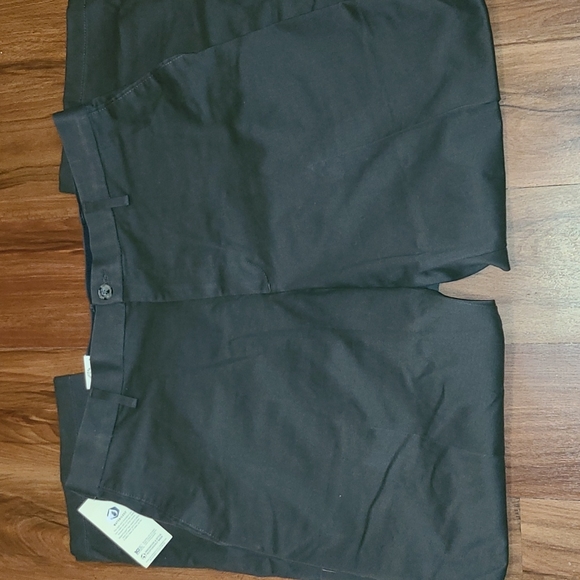 Dockers Comfort Relaxed gray khakis - Picture 6 of 6